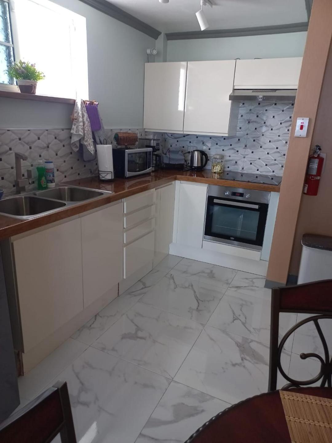 Sea Castles La Vue Apartment Montego Bay Ngoại thất bức ảnh