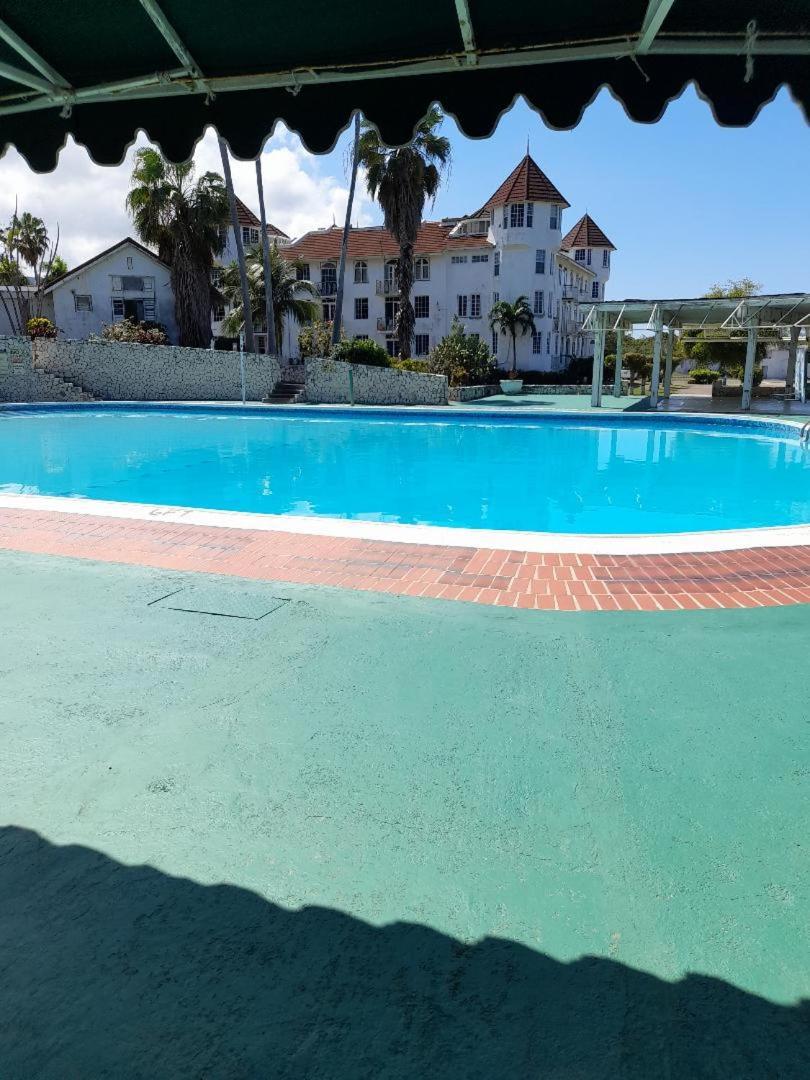 Sea Castles La Vue Apartment Montego Bay Ngoại thất bức ảnh